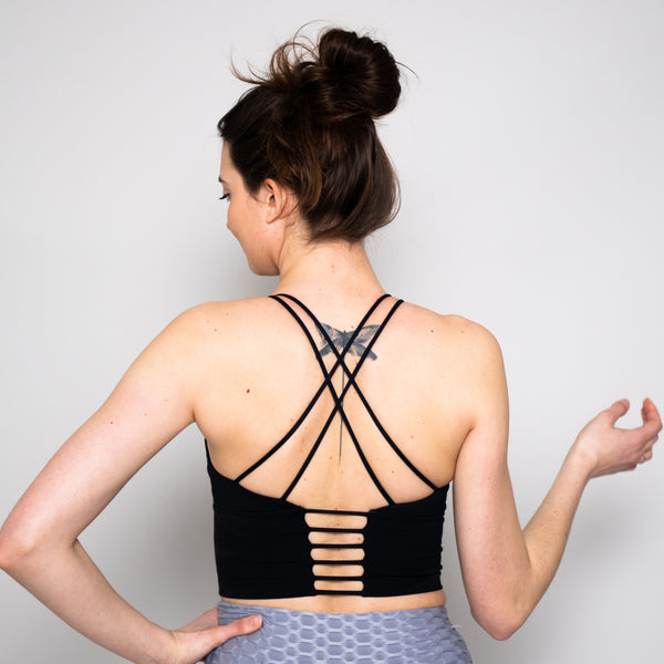 FlexChic Strappy Sports Bra: Marrying Style with Performance